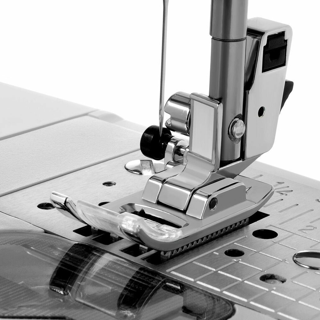 Bro Innov-ís NS80E Sewing Machine / Optional Distin Starter Sewing Package