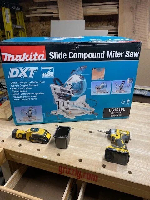 Makita Slide Compound Miter Saw Blue, 260 mm