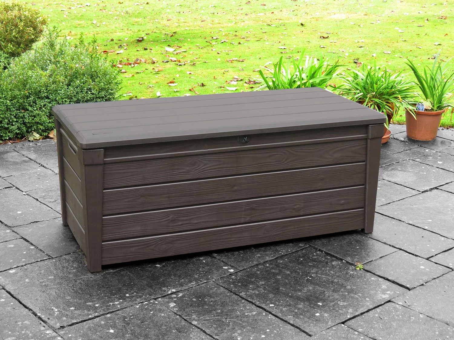 【Storage Shed】Keter Brightwood 120 Gallon Large Elegant Resin Water Resistant Lockable Deck Box